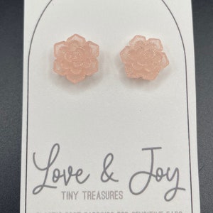 Light pink, Sparkle Flower Plastic Post Earrings | For sensitive ears | Metal-free earrings | Hypoallergenic