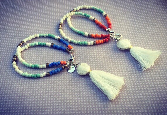 Women Ethnic Wooden Bead Handmade Tassel Bracelet