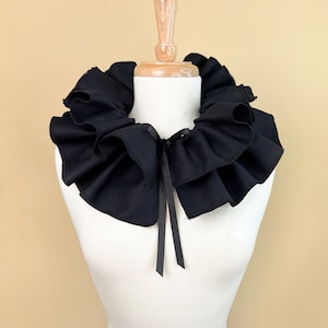 Clown Collar in Black/ Pierrot Collar / Pierrot costume ,circus costume, clown costume vintage inspired by Mischief Made