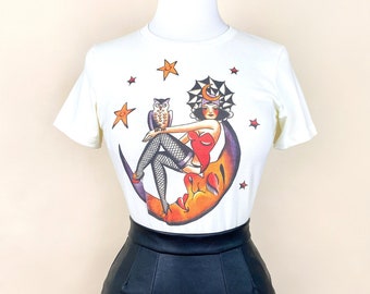 Here Comes the Night Fitted Tee in Ivory Vintage Halloween Graphic T-shirt: Mischief Made Moon