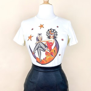 Here Comes the Night Fitted Tee in Ivory Vintage Halloween Graphic T-shirt: Mischief Made Moon