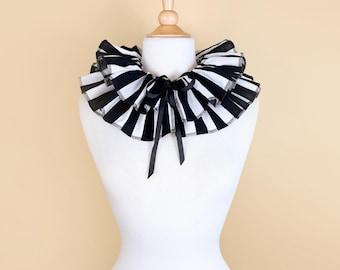 Striped Clown Collar in White/Red -  Pierrot Collar / Pierrot circus costume, clown costume vintage inspired by Mischief Made