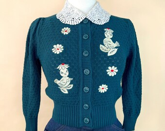 Birdies Cropped Cardigan in Peacock size S,M,L,XL, 2XL, 3XL, 4Xl Sweater Vintage inspired By MISCHIEF MADE