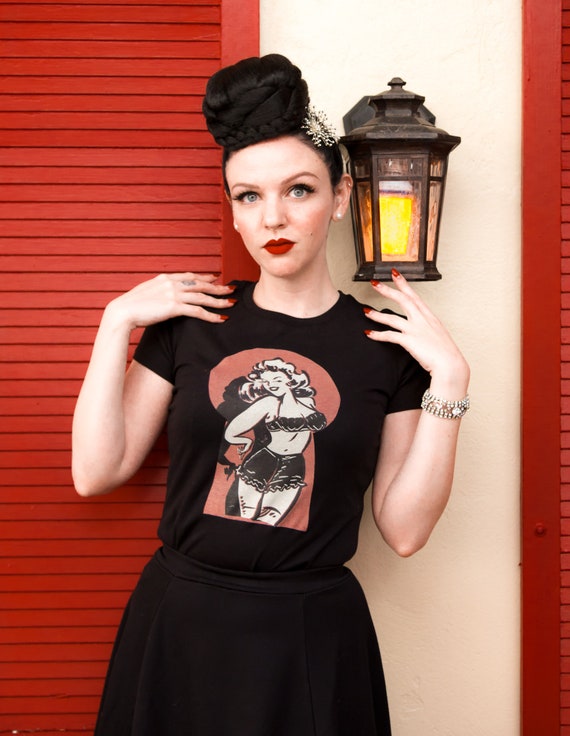 Peek a View Keyhole T shirt in Black size S,M,L,XL,2XL vintage inspired design by Mischief Made Peek a View Keyhole T shirt in Black size S,M,L,XL,2XL vintage inspired design by Mischief Made