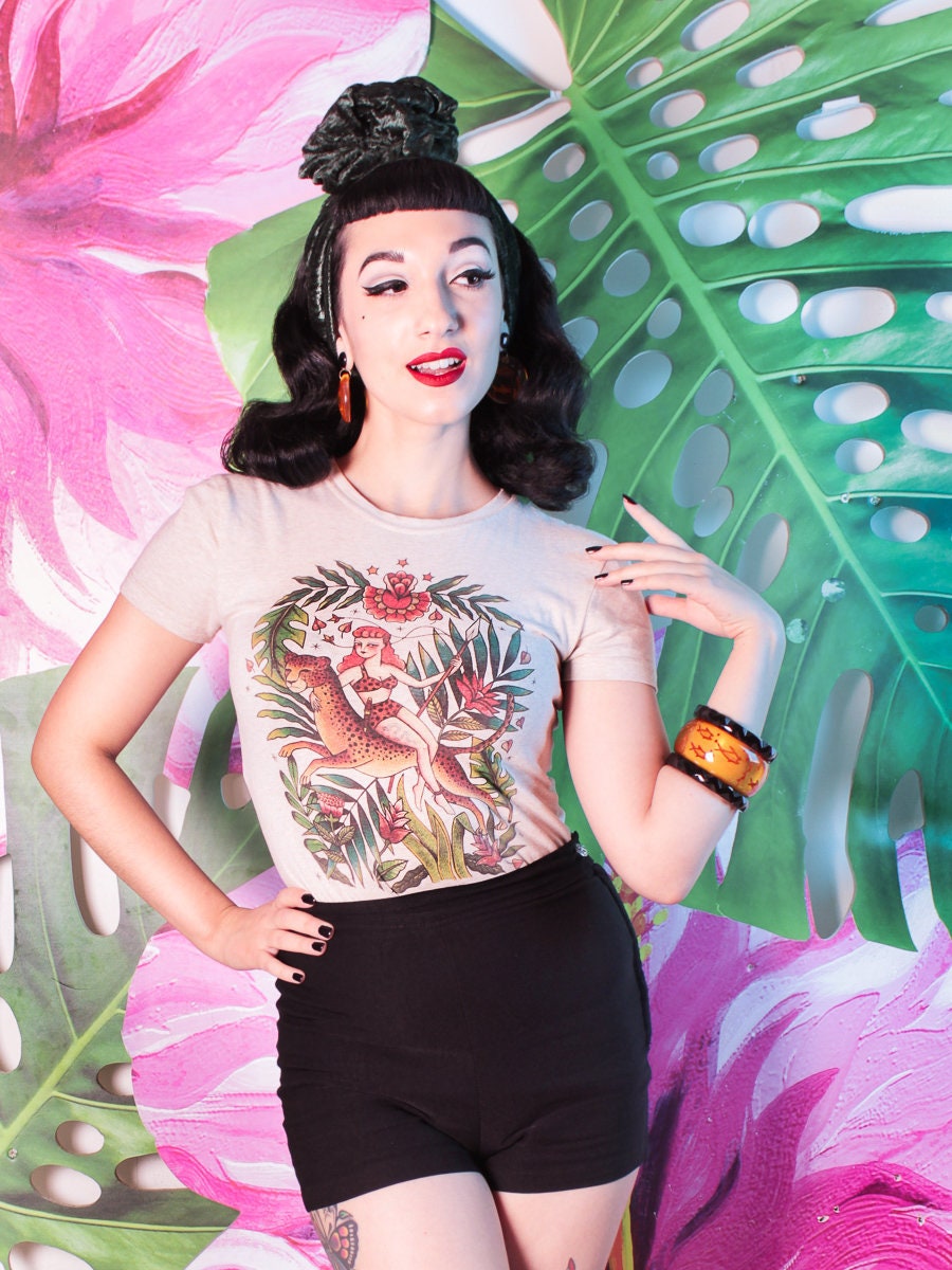 Jungle Queen T-shirt in Heather beige design by Mamzelle Peggy Sue  /…