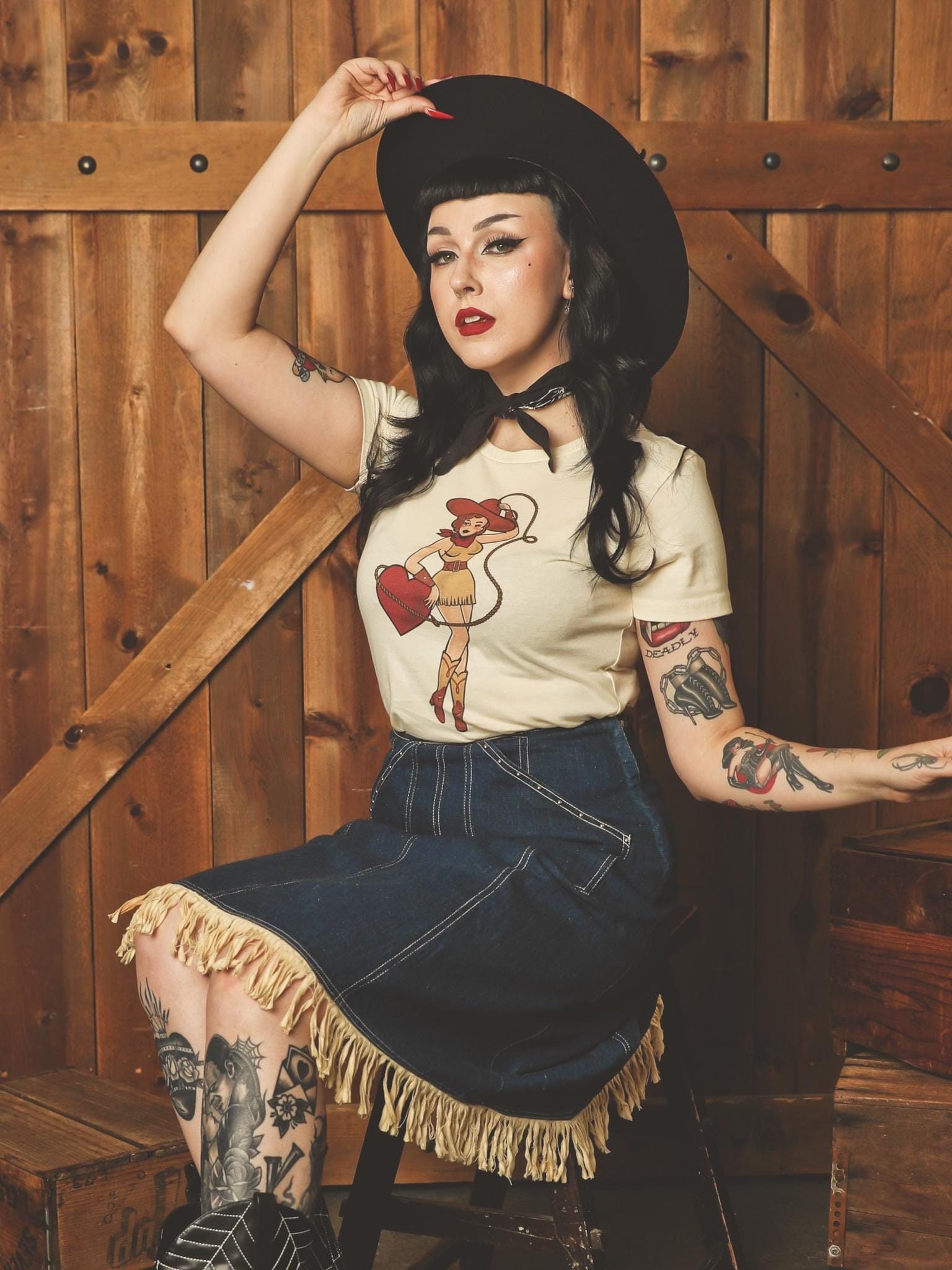 Heart Bandit  Fitted Graphic T-shirt in Ivory size S,M,L,XL,2XL,3XL  / Vintage inspired By MISCHIEF MADE western pinup