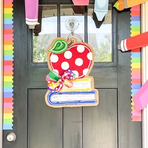 Retour à l’école Apple Book Stack Door Hanger