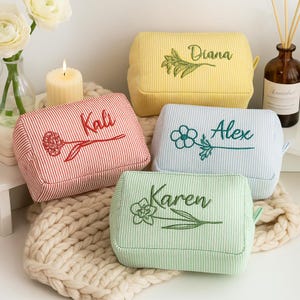 Personalized Floral Makeup Bag,Custom Birth Month Flower & Name Bag,Cute Cosmetic Pouch,Gift for Her,Unique Toiletry Bag