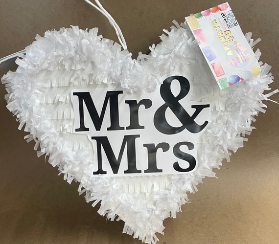 Wedding shower pinata | Honestweddingadvice.com
