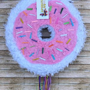 Verkauf! Versandfertig! Donut-Pinata, 40,5 cm, ideal für Donut-Grow Up-Thema, zwei süße Teenager, Kinder, Weiß und Rosa, Pull-String-Stil oder Whack