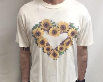 Vintage 90s Sunflower Heart T-shirt - White Maze Design (Size Medium)