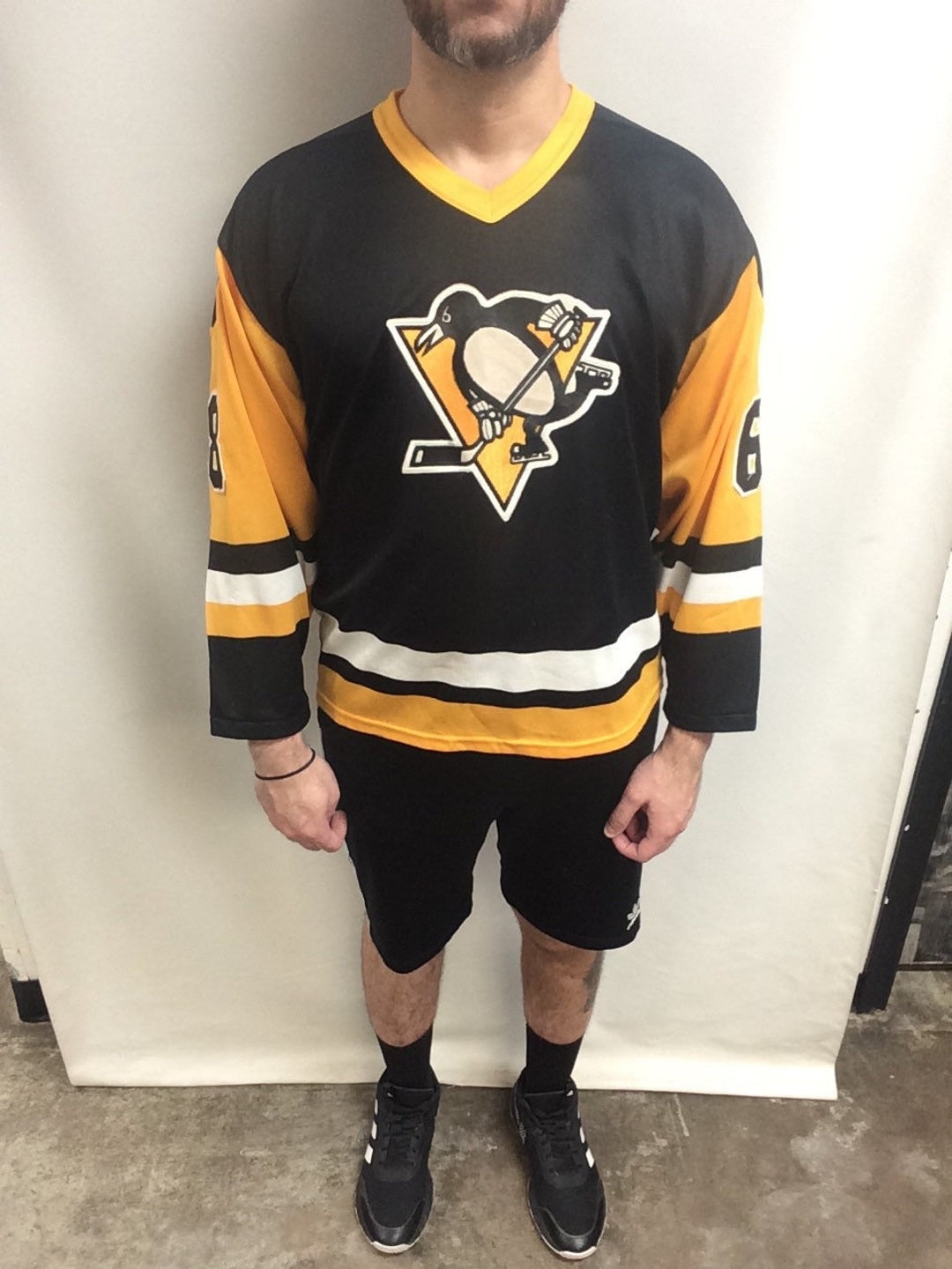 Is this an authentic jersey ? : r/penguins