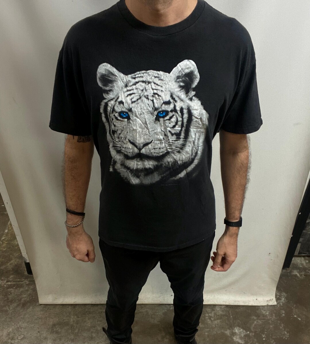 Vintage 2000's Oriental White Tiger Blue Eyes Classic Big Animal Print ...
