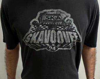 Vintage 90er Jahre Skavoovee Moon Ska Platten Tour T-Shirt - Hanes (Made in USA) - Größe XL