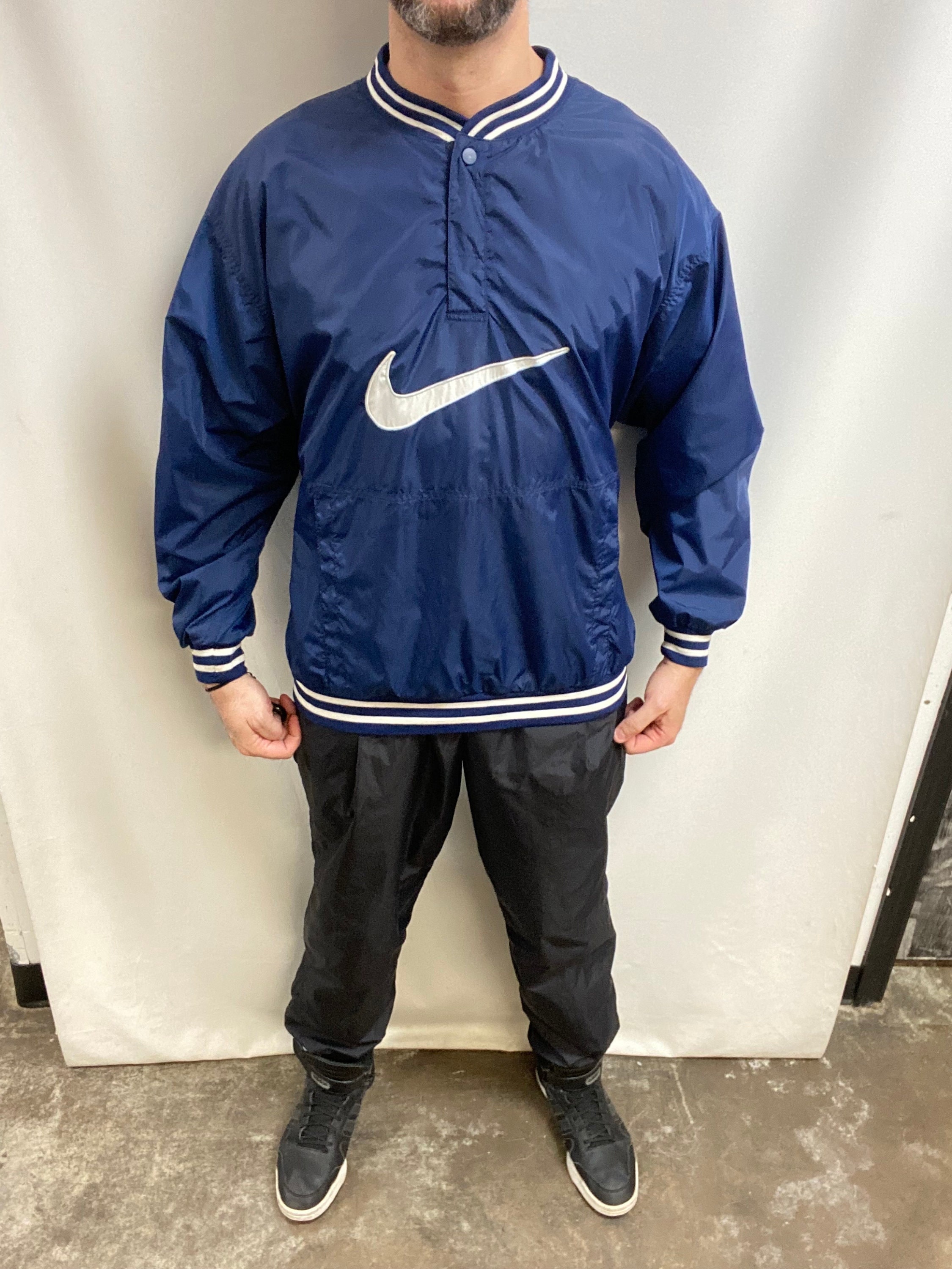 Nike big 2025 swoosh tracksuit