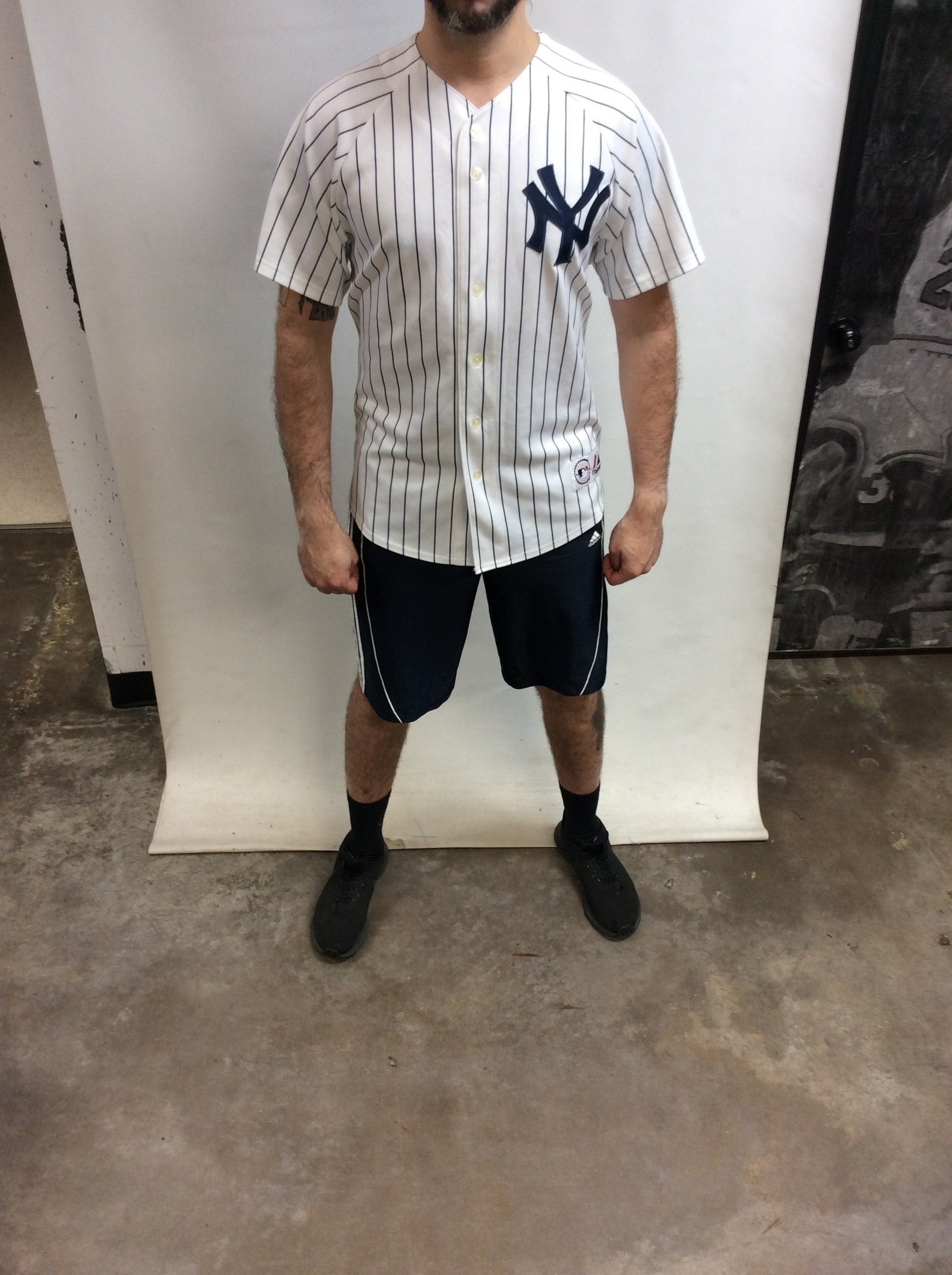 street style yankees jersey outfit