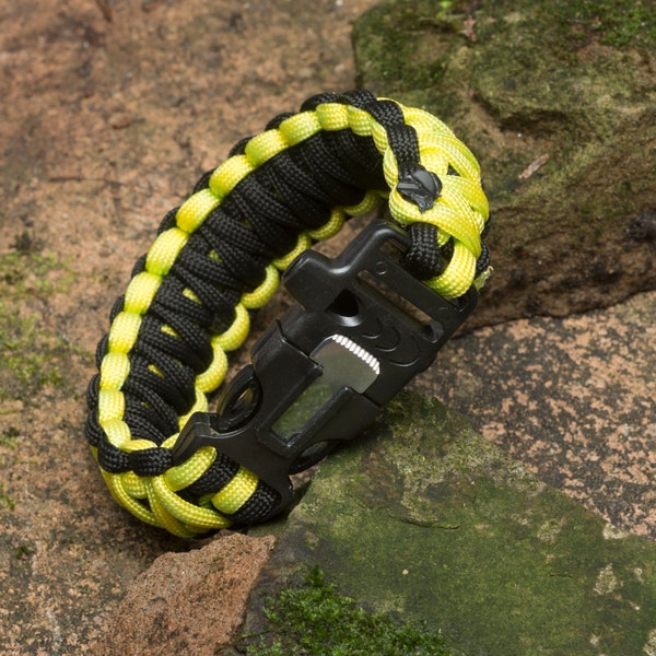 Paracord survival outdoor bracelet flint firestarter gadget.