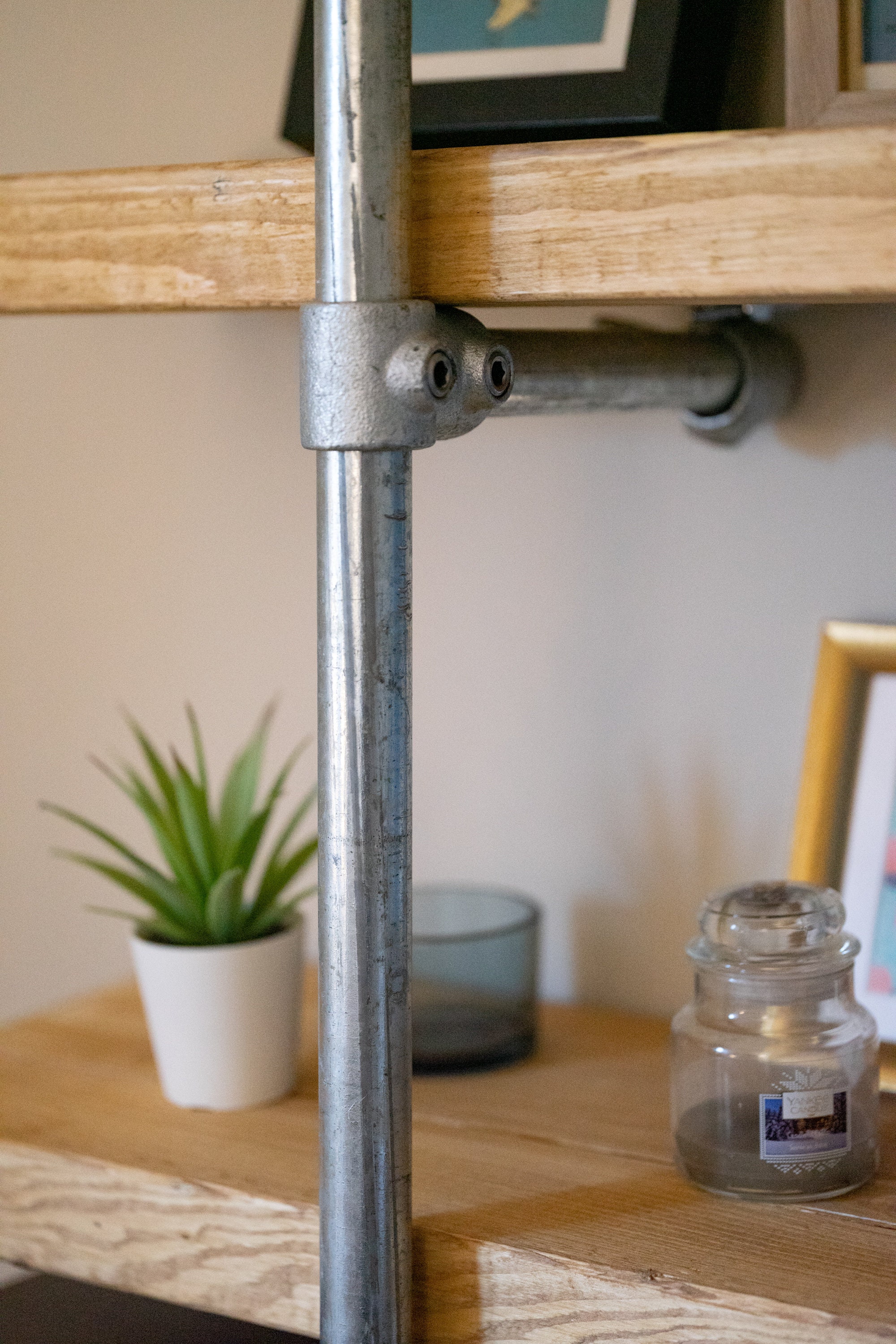 Scaffold Board Wall Shelf Unit, Bookcase, Bookshelves on Steel Tube