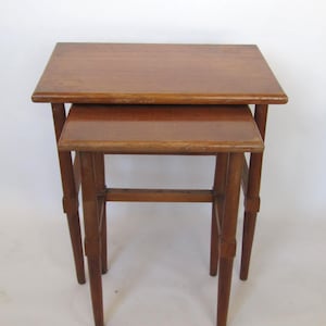 Mitten av seklet med bord, gigognebord, cirka 1950-1970-tal.