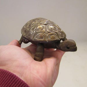 Caja de baratijas de tortuga de latón vintage, tortuga de latón, caja de tortuga de latón, caja de baratijas de tortuga de latón, tortuga de latón antigua, decoración de latón antiguo