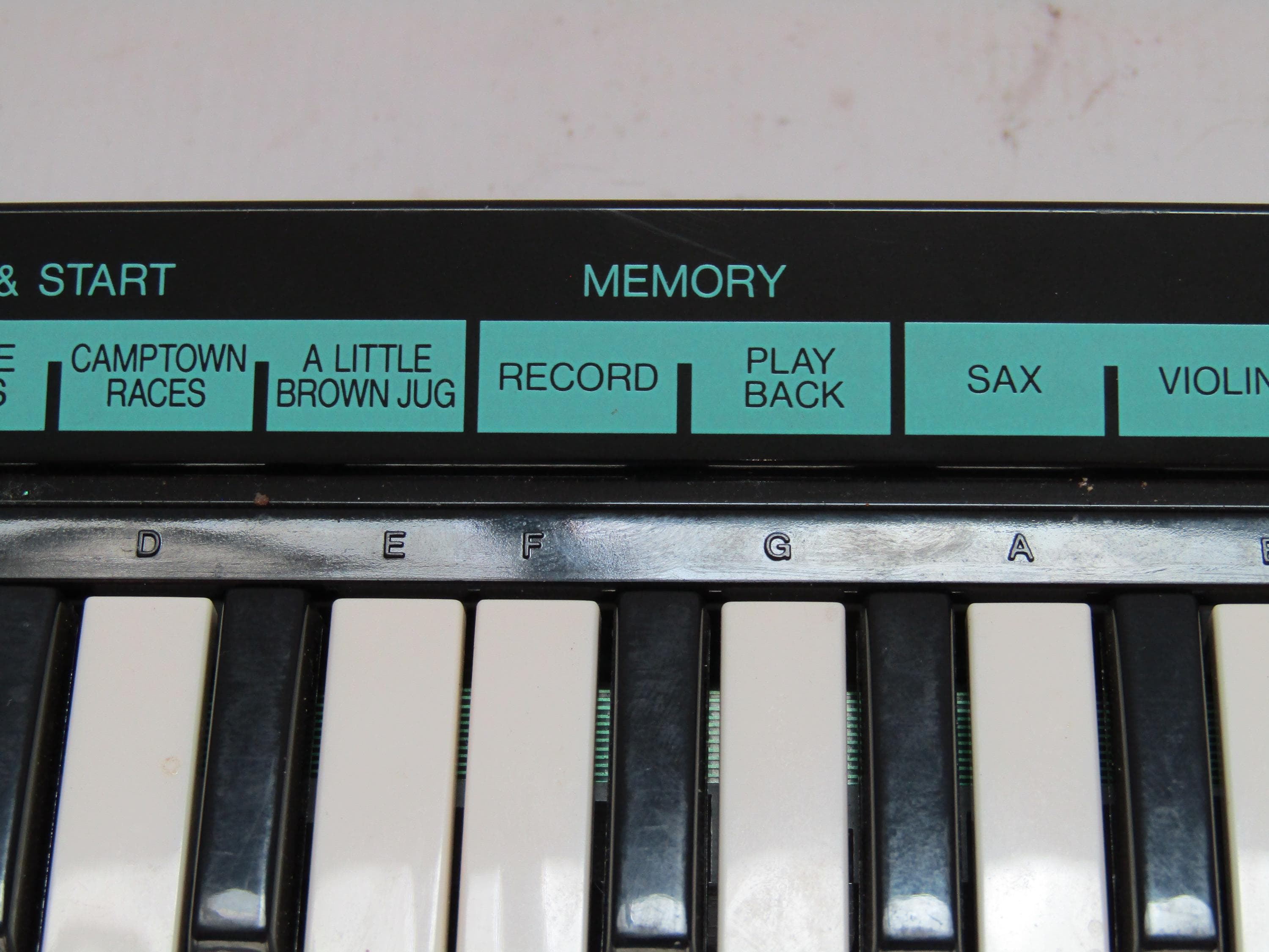 YAMAHA PSS-20 キーボード 未使用品　動作確認済　昭和レトロ Yamaha PSS-20☆レッド☆レトロミニシンセサイザー☆1989年頃