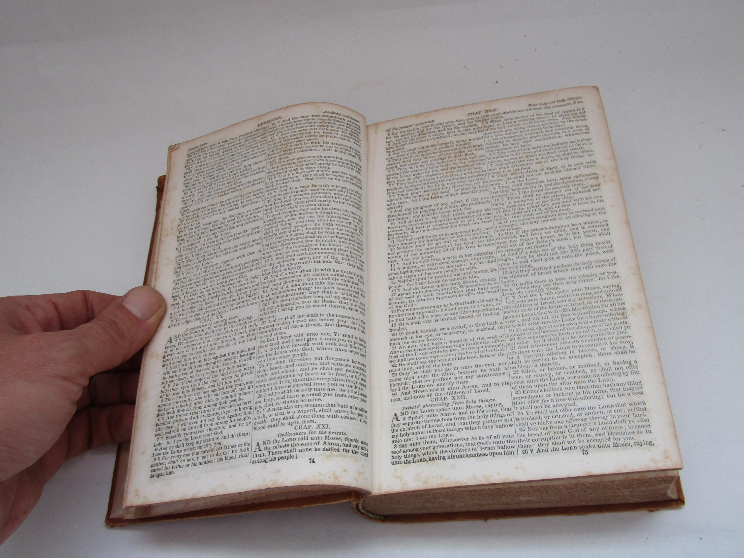 ビンテージ　HOLY BIBLE 聖書　2冊セット ビンテージ HOLY BIBLE 聖書 2冊セット ビンテージ HOLY BIBLE