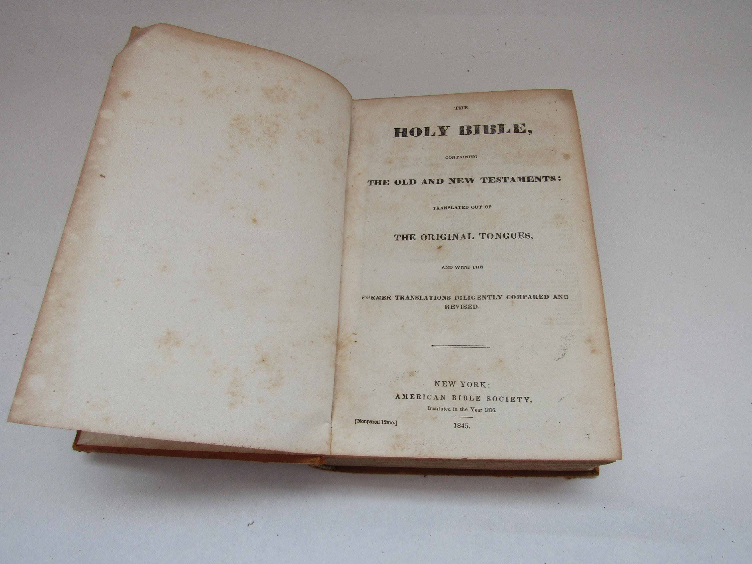 ビンテージ　HOLY BIBLE 聖書　2冊セット ビンテージ HOLY BIBLE 聖書 2冊セット ビンテージ HOLY BIBLE