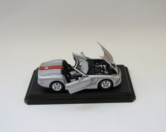 Collector's Item! Model Car 1999 Silver-red / Burago Shelby Series