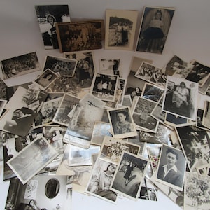 Vintage Schwarz-Weiß-Fotos x 90 von Damen (Frauen und Mädchen).1946-1970. Vintage Fotos, antike Schwarzweißfotos, Vintage-Fotografie