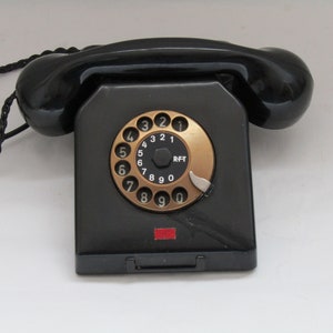 old fashioned telephone, bakelite rotary telephone, fully functional! old bakelite telephone, telephone bakelite, vintage telephone bakelite