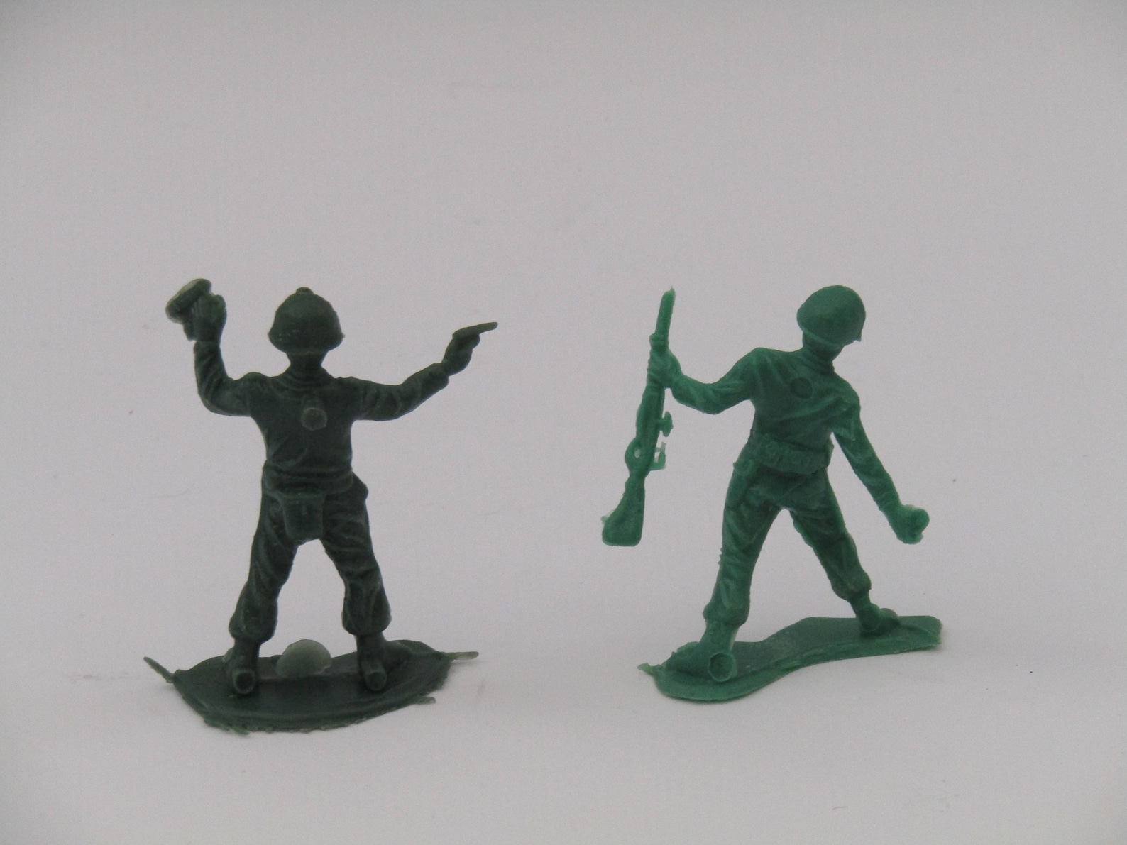 Vintage Plastic Toy Soldiers Vintage Plastic Figures Vintage Etsy