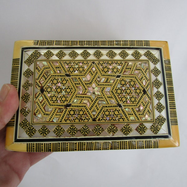 Boîte à bijoux du Moyen-Orient Boîte en marqueterie faite à la main, boîte en bois du Moyen-Orient, boîte à bagues vintage, boîte en bois vintage, boîte exotique, cadeau pour elle