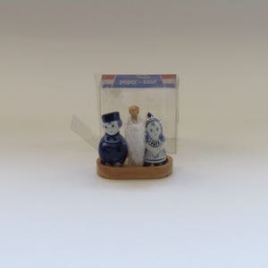 vintage Dutch porcelain salt and pepper! Vintage salt and pepper shakers - salt and pepper shakers - collectible salt and pepper shakers.