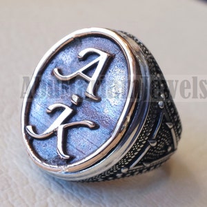 Initialen aangepaste mannenring gepersonaliseerde elke 2 letters antieke juwelen stijl Sterling Zilver 925 en brons elke grootte in-1001