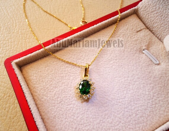 ネックレス・ペンダント Gold Green Natural Stone Collar Necklace Amazon.com: THOKUNA 14K Gold Plated Dainty Emerald Necklace