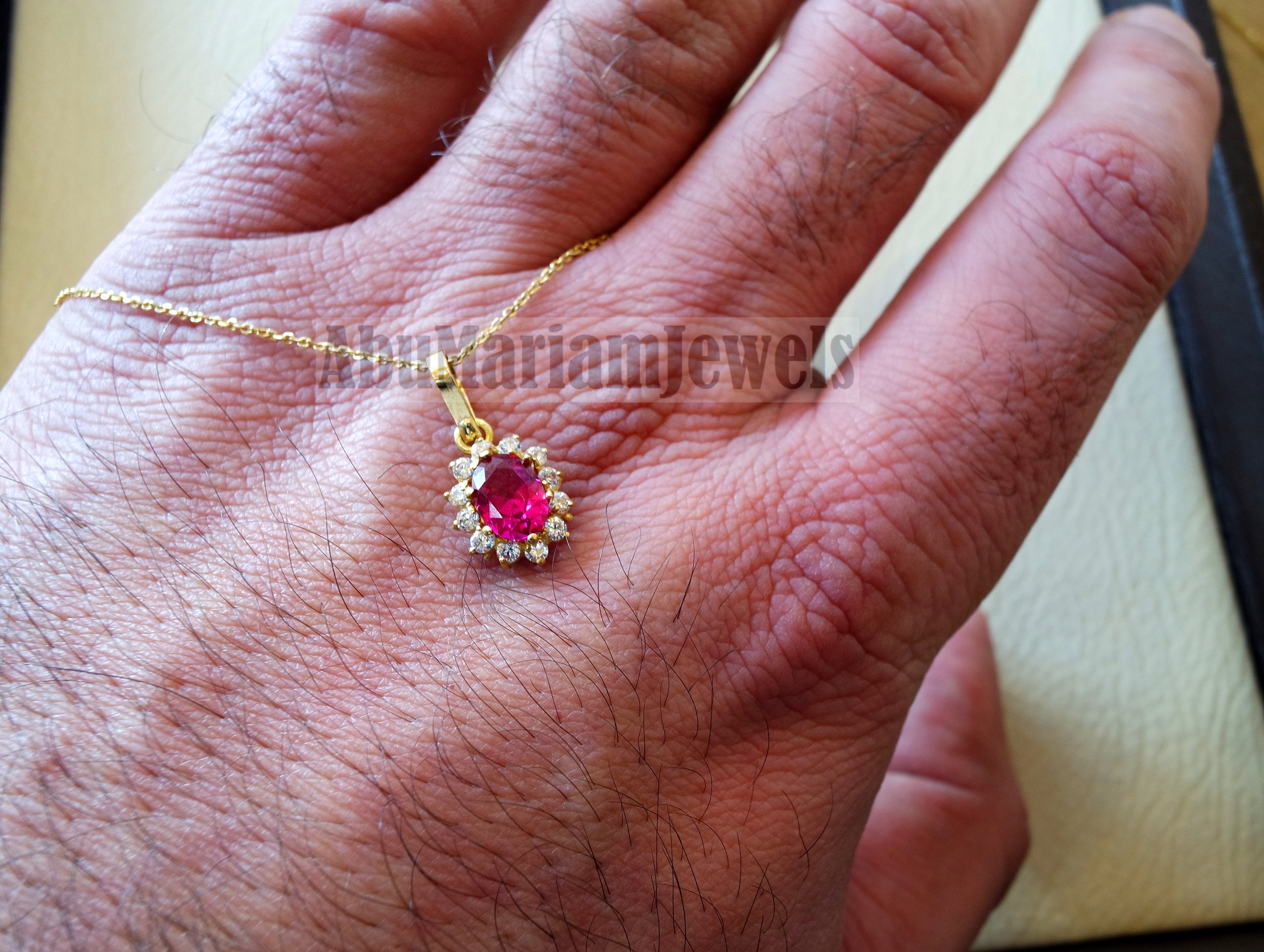 Red Stone 18K Yellow Gold Necklace Oval Pendant and Chain