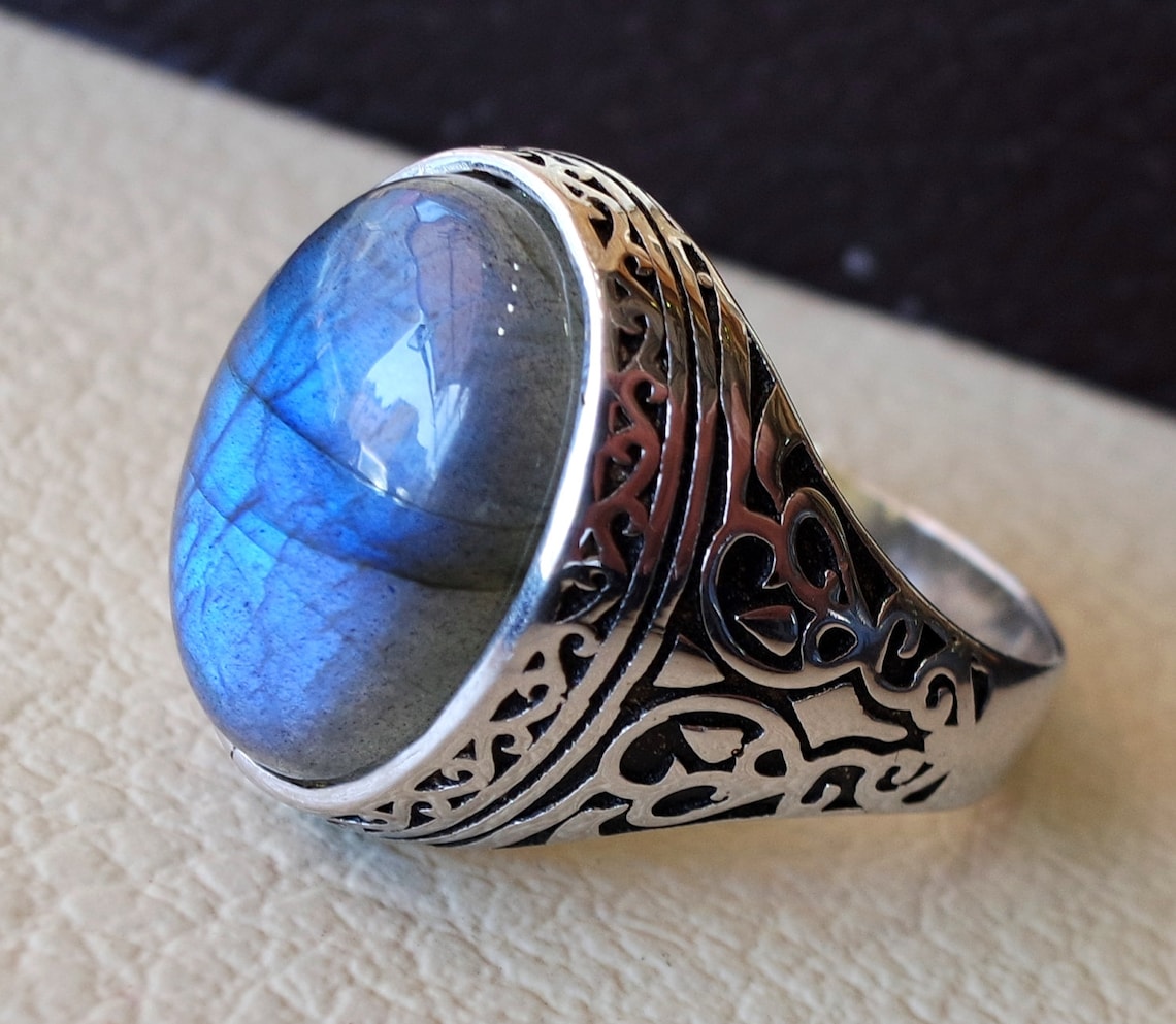 Bague en argent et labradorite bleue intense main image 0