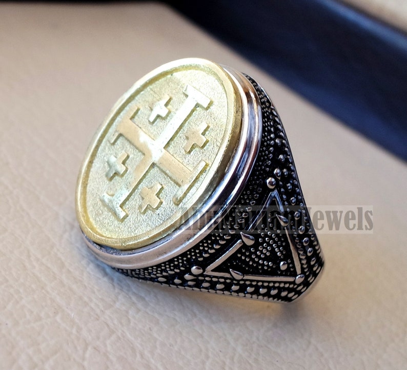 Jerusalem Kreuz Ring Aus Edelstahl - Religiöser Herrenring Mit Siegel Design