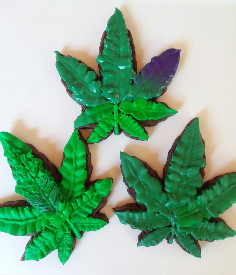Edible Image Marijuana Leaf Usa Fast Shipping Wedding Cake