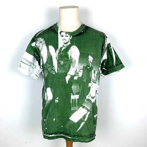 Vintage All Over Print Graphic Tshirt