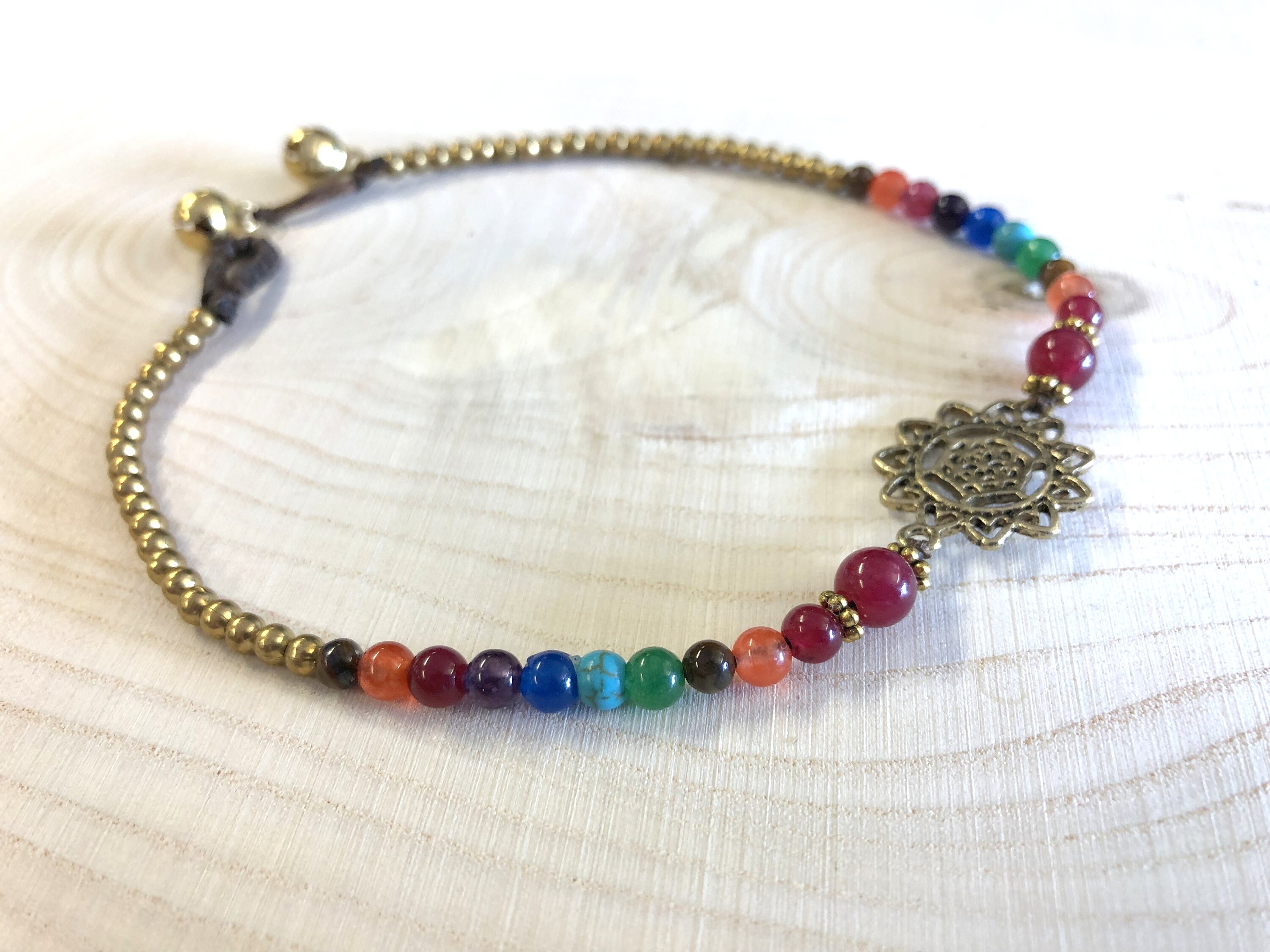 Bracciale Pietre Multicolor E Scritta Carpe Diem