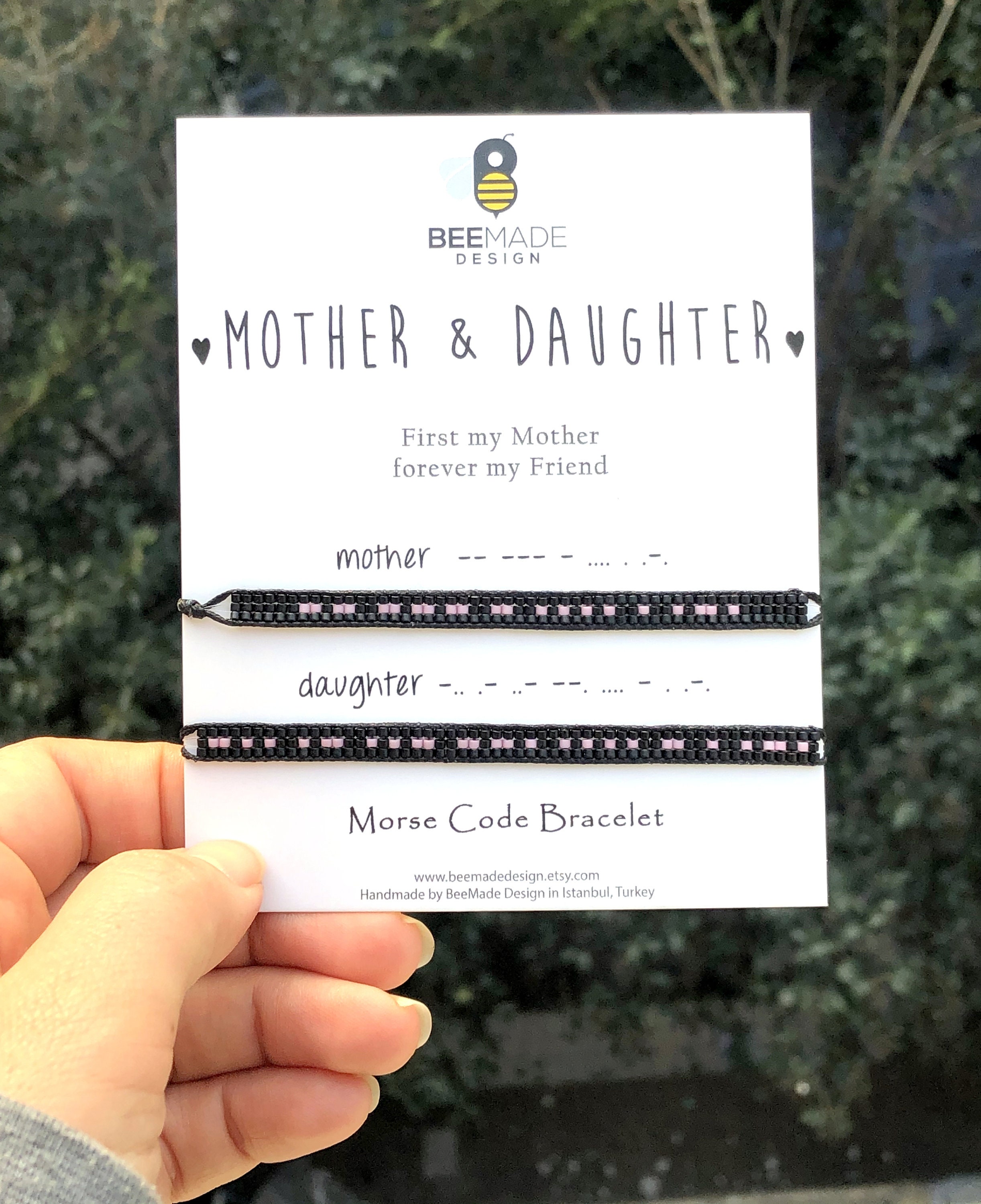 Come realizzare un bracciale con perle di carta | Mamma Felice