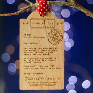 Adorno navideño para el primer bebé 2024/Etiqueta de madera para árbol con forma de telegrama y letras/telegrama de Papá Noel
