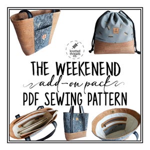 Puede incluir: Un patrón de costura PDF para un paquete de complementos para una bolsa de fin de semana. El patrón incluye instrucciones para hacer una bolsa de asas, una bolsa de cordón y una bolsa con cremallera. Las bolsas se muestran en tela de corcho con un forro estampado en azul y blanco.