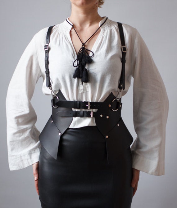 Arnes corporal de cuero arnes de cuero corse lenceria sexy lenceria de cuero ropa dominatrix cinturon de arnes Etsy Mexico