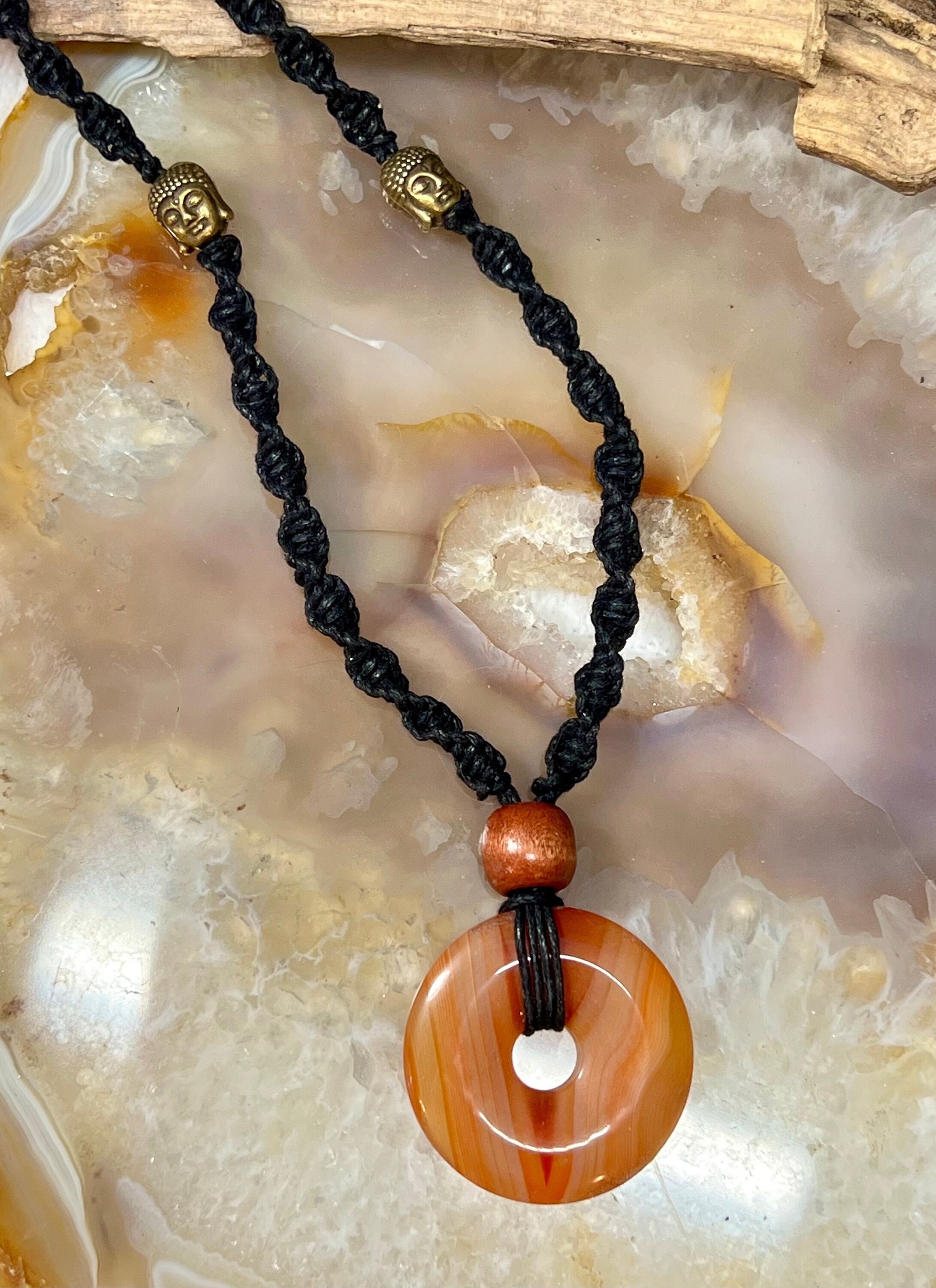 Macrame Carnelian Crystal Donut Pendant, Gifts for Her, Crystals, Macrame Jewelry, Macrame Crystal, Macrame handmade jewelry, Carnelian