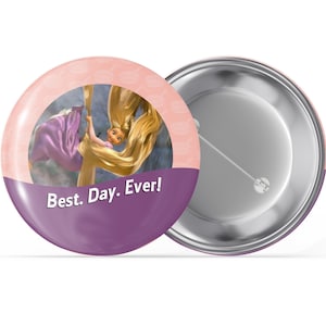 Verschlungener I'm Celebrating Button - ""Best Day Ever!""" Button - Disney Feier Button