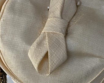 Vintage Gertrude California Womens Ivory Bow Pillbox Fascinator Hat Vintage Gertrude California Womens Ivory Bow Pillbox  main image 3