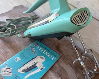 VTG General Electric Super Deluxe Portable Mixer features a turquoise housing