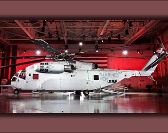 ポスター、さまざまなサイズあり。海兵隊のシコルスキー Ch-53K Ch-53 キング スタリオン ヘリコプターがロールアウト